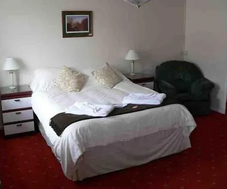 Wringford Cottages Otel